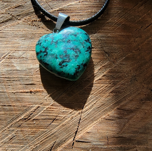 NEW🩵 1 Leather Horse bracelet,  1 stone heart necklace and 1 glass horse pendan - Picture 3 of 4